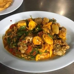 ไข่อ่อนผัดเผ็ด