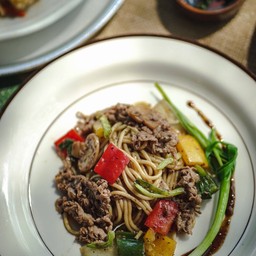 สปาเก็ตตี้พริกไทยดำเนื้อ