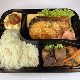 เซ็ตแซลม่อนย่างซอสเทริยากิ