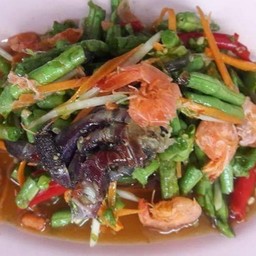 ส้มตำถั่วฝักยาวใส่ปู