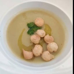 Leek and potato cream soup