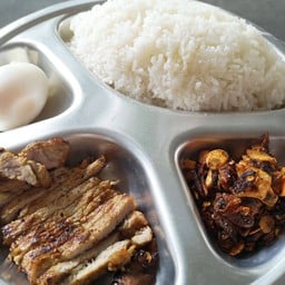 Soi 5 apartment cafe & Bar