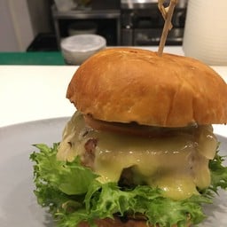 CHEESE BURGER
