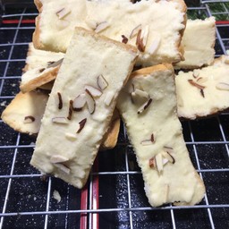 ปังเนยหนึบ อัลมอนด์แท่ง 7 ชิ้น