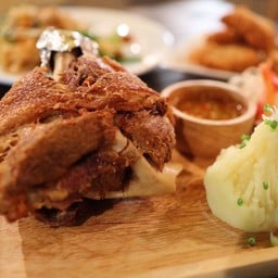 ขาหมูเยอรมัน