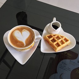 รักแรก first love coffee หมู่บ้านสินทวีเทียนทะเล2 ซอยเทียนทะเล20