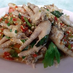 ยำขาไก่ตุ๋น