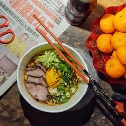 บะหมี่คลุกซอสอู่ฮั่น (เส้นกลม สำหรับคนบ้านใกล้)