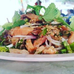 ลาบปลาแซลมอล