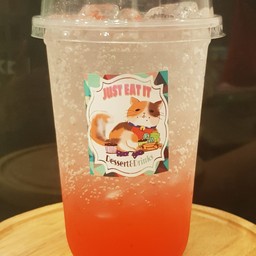 สตอเบอร์รี่โซดา