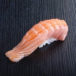 Salmon Sushi ซูชิปลาแซลมอน