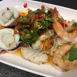 ยำรวมมิตรทะเล