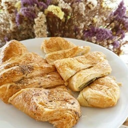 Inthanin Coffee ปั๊มบางจากบ้านเพ