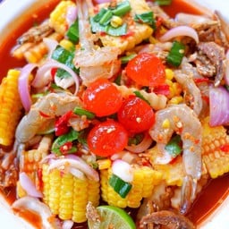 ยำข้าวโพดกุ้งสดไข่แดง