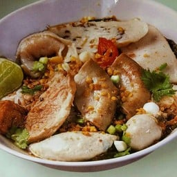 ก๋วยเตี๋ยวต้มยำทรงเครื่อง