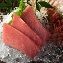 ท้องปลาทูน่าไขมันปานกลางสด 3 ชิ้น