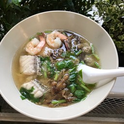 ข้าวต้มปลากะพงใส่กุ้งแชบ๊วย