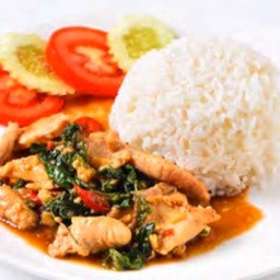 ข้าวกะเพราปลาหมึก