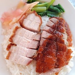 ข้าวเป็ดย่าง+หมูกรอบ