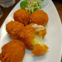 ลาวาชีสบอล