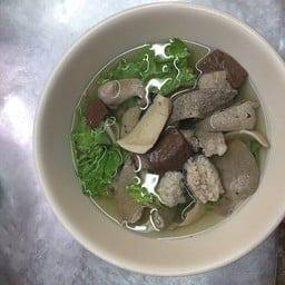 เกาเหลาเลือดหมู