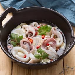 ปลาหมึกไข่นึ่งมะนาว