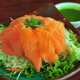 ยำแซลมอน