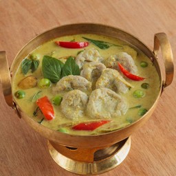 แกงเขียวหวานลูกชิ้นปลากราย