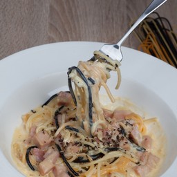 ครีมมี่ แฮม & ชีส พาสต้า