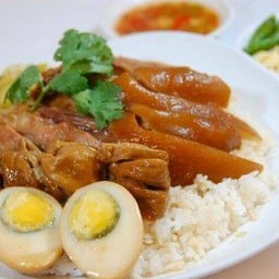 ศูนย์อาหาร บิ๊กซีราชดำริห์