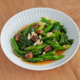 ผัดคะน้าฮ่องกงปลาเค็ม