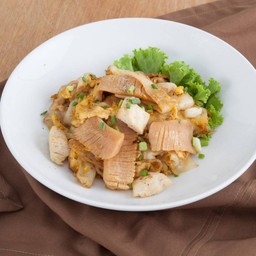 ก๋วยเตี๋ยวคั่วไก่