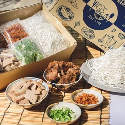 ชุดก๋วยจั๊บญวนหมู (ลูกค้านำกลับไปทำเอง)(สำหรับ6-8คน)