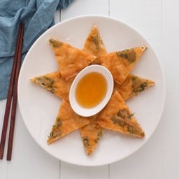 เปาะเปี๊ยะพระจันทร์