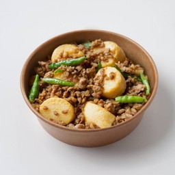 เต้าหู้หมูสับผัดพริกขี้หนูสวนราดข้าว