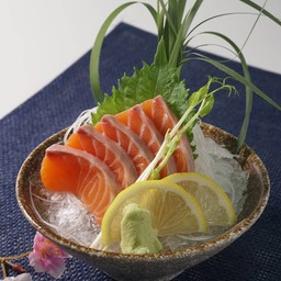 แซลมอนซาชิมิ