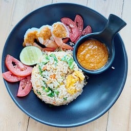 Freedom Bar&Restaurant ตลาดโอโซนวัน สรงประภา