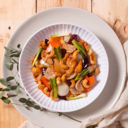 ไก่ผัดเม็ดมะม่วง