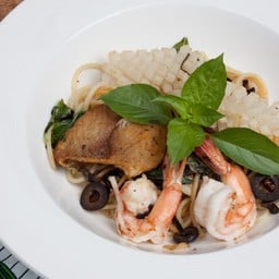 สปาเก็ตตี้ทะเลผัดพริกแห้ง