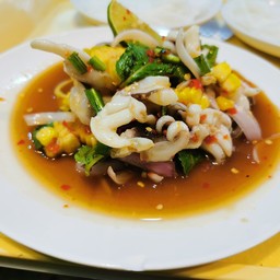 ยำหนวดปลาหมึก (ปลาร้า)