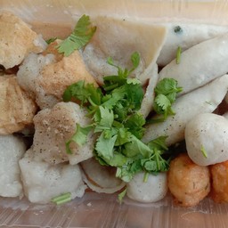 ลูกชิ้นลวกมรวก(น้ำจิ้มซีฟู้ด)
