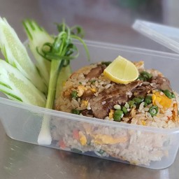 ข้าวผัดหมูตุ๋น