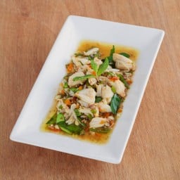 เนื้อกรรเชียงปูจัมโบ้ผัดพริกขี้หนูสวน