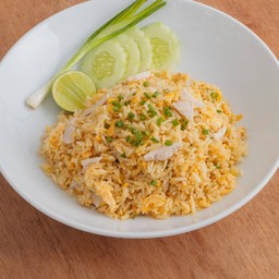 ข้าวผัดหมู หรือ ไก่