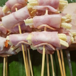 เบค่อนพันข้าวโพดอ่อน