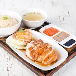 ข้าวมันไก่หนาน Hainanese Chicken Rice