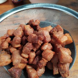 หมูน้อยร้อยชั่ง