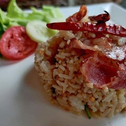ข้าวผัดเบค่อนพริกแห้ง