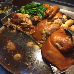 ข้าวขาหมูตัวน้อย ธรรมดา