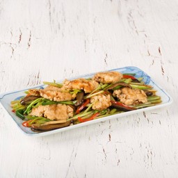 ปลากระพงขึ้นฉ่าย Sauteed Sea Bass w Chinese Parsley